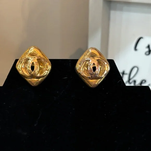 Chanel Vintage Coco Mark gold plated diamond motif Clip on Earrings - Picture 6 of 7